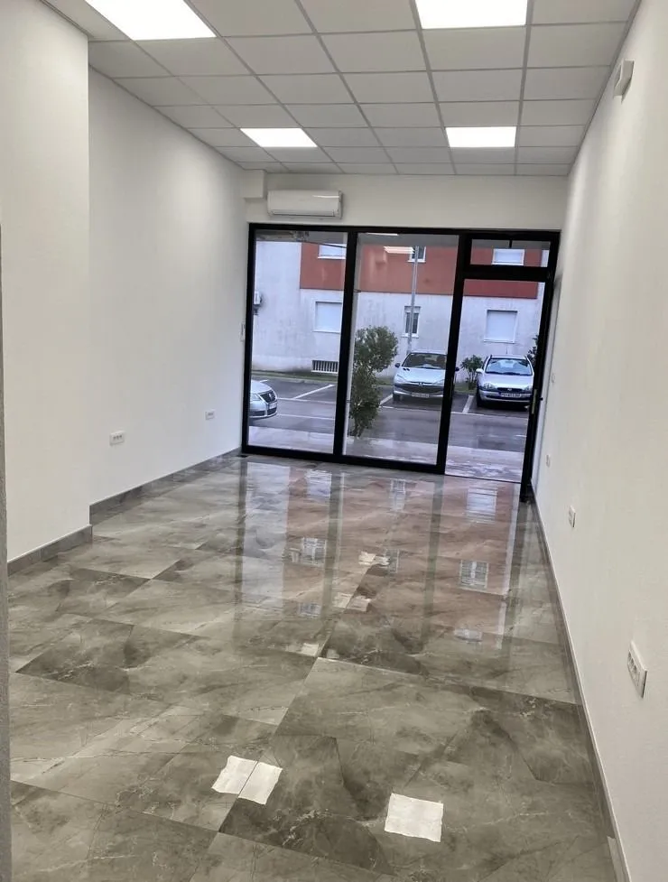 Izdavanje, poslovni prostor, 28m², Tuški Put, Podgorica