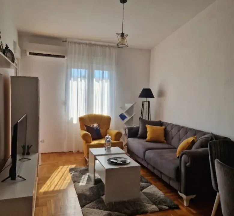 Izdavanje, jednosoban stan, 45m², Zabjelo, Podgorica