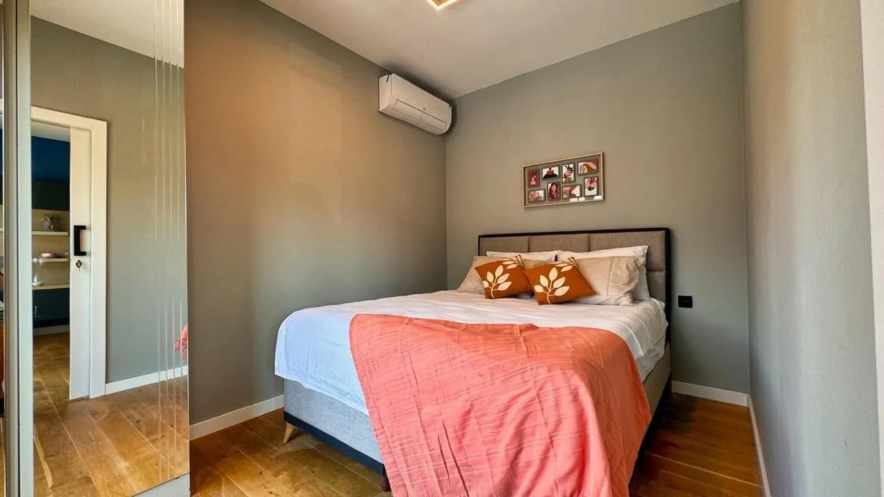Prodaja, dvosoban stan, 65m², Tivat, Crna Gora