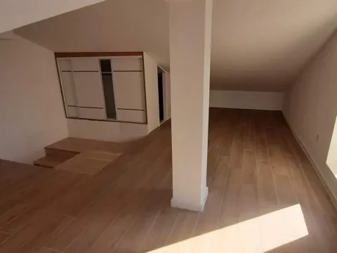 Prodaja, četvorosoban stan, 171m², Dobrota, Kotor - image 12