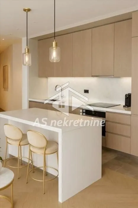Izdavanje, trosoban stan, 91m², Savski Venac, Beograd