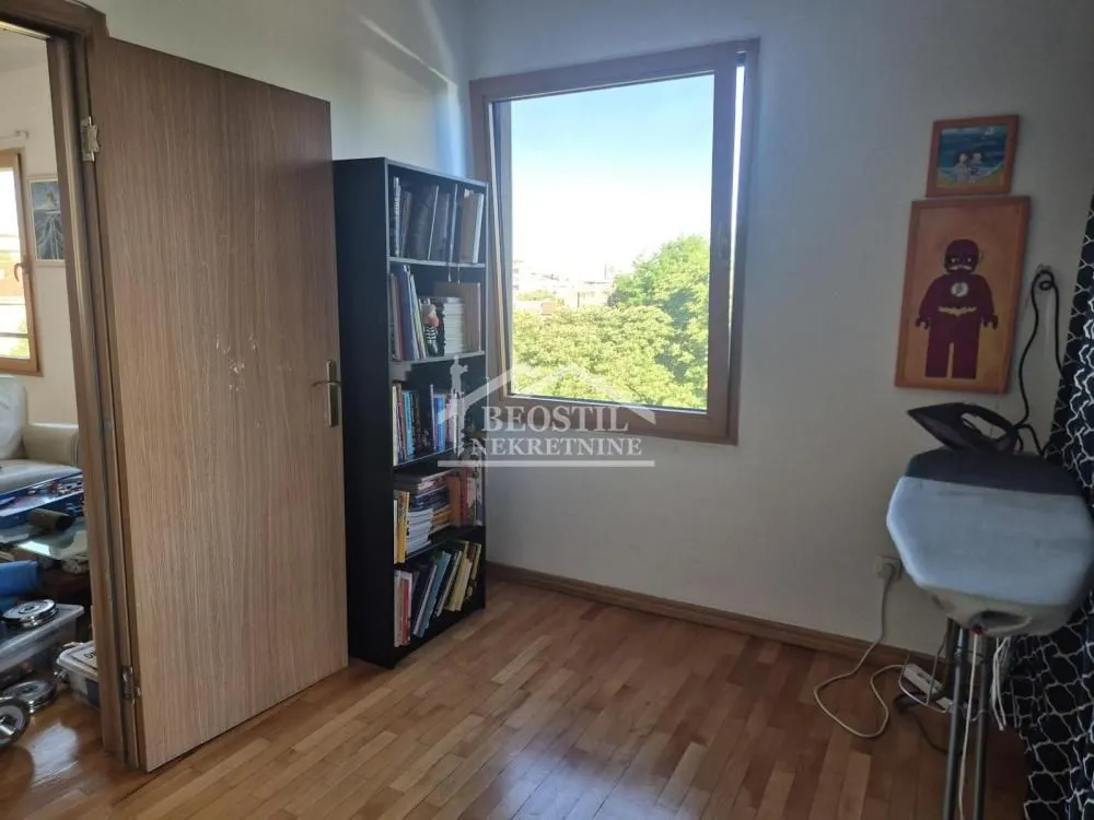 Rent, four bedroom apartment, 108m², Palilula Sve Podlokacije, Beograd
