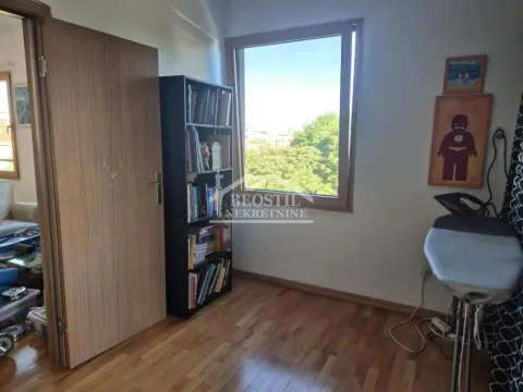 Rent, four bedroom apartment, 108m², Palilula Sve Podlokacije, Beograd - image 5