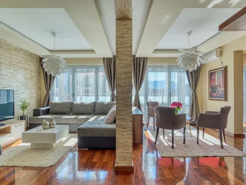 Prodaja, četvorosoban stan, 188m², Budva, Crna Gora - image 2