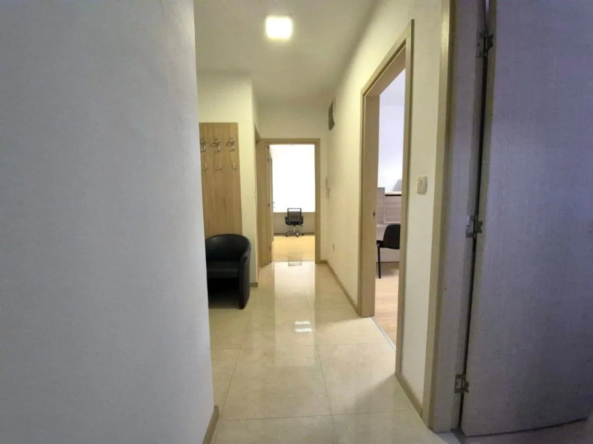 Izdavanje, poslovni prostor, 75m², City Kvart, Podgorica