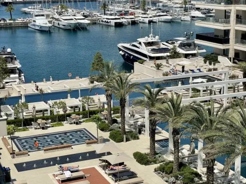 Sale, one bedroom apartment, 74m², Porto Montenegro, Tivat - image 10