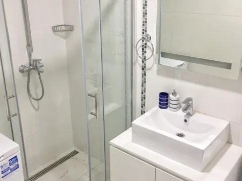 Izdavanje, jednosoban stan, 45m², Kotor, Crna Gora - image 5