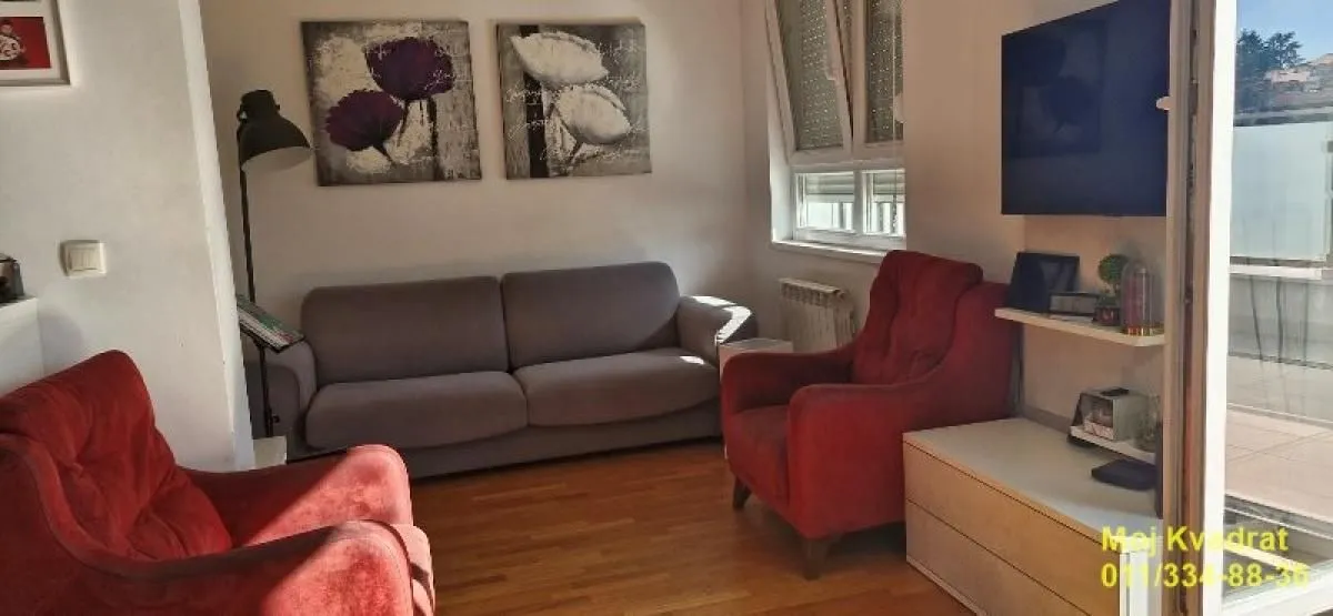 Izdavanje, trosoban stan, 107m², Kluz, Zvezdara Sve Podlokacije