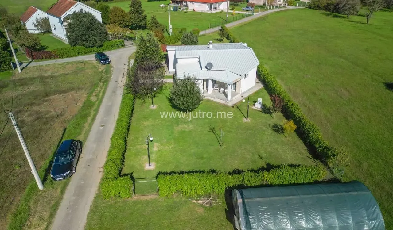 Rent, house, 200m², Spuž, Danilovgrad