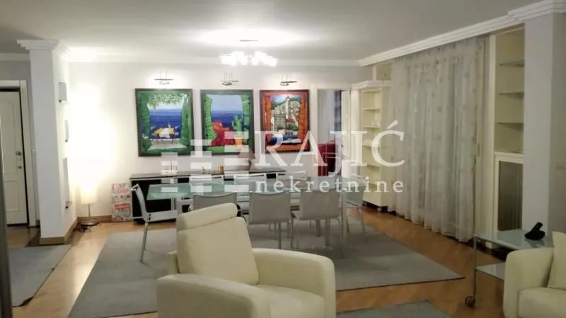 Izdavanje, trosoban stan, 106m², Stari Grad, Beograd