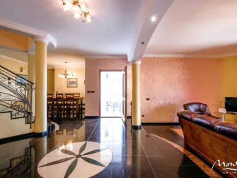 Prodaja, kuća, 560m², Petrovac, Budva - image 4