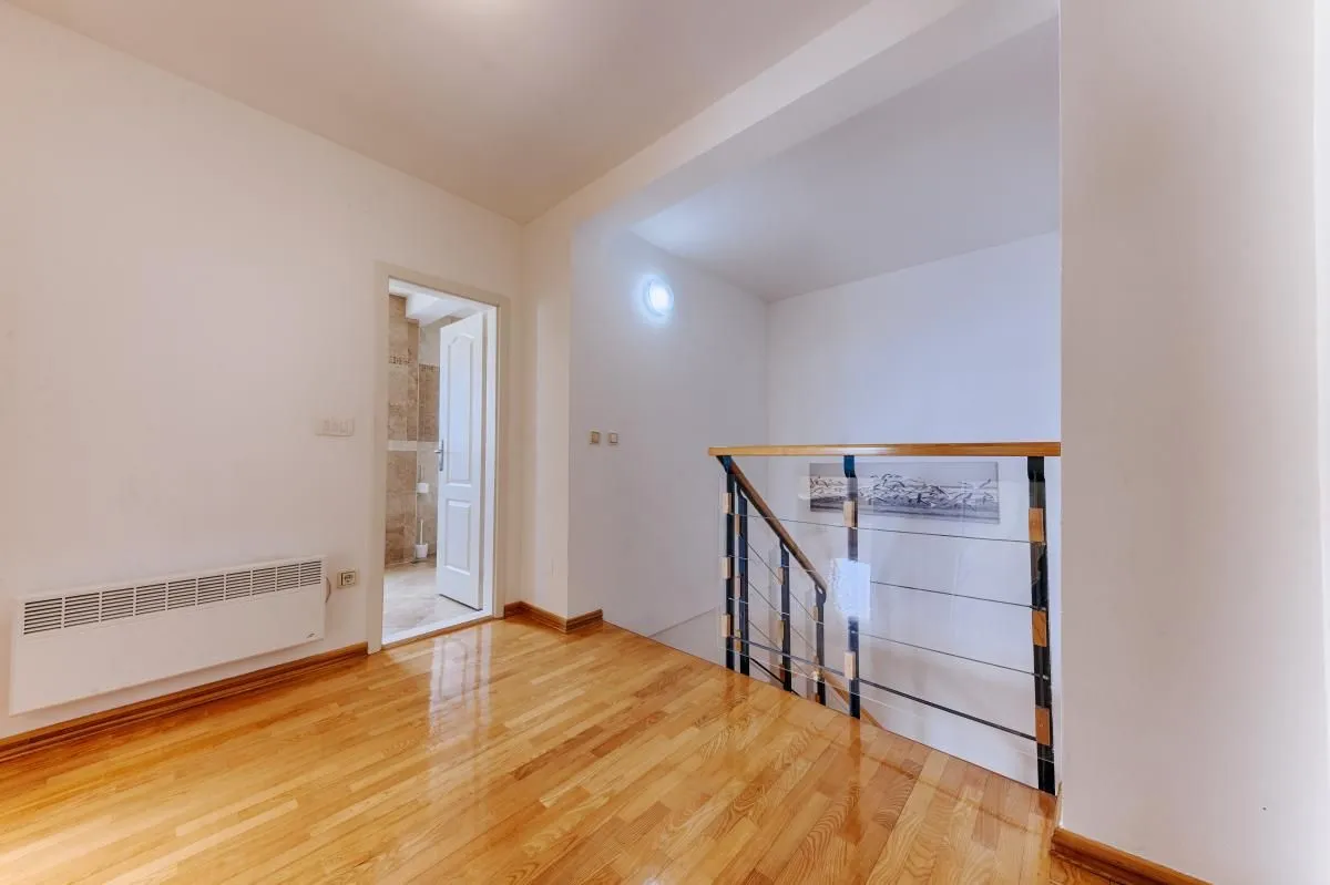 Prodaja, trosoban stan, 139m², Sveti Stefan, Budva