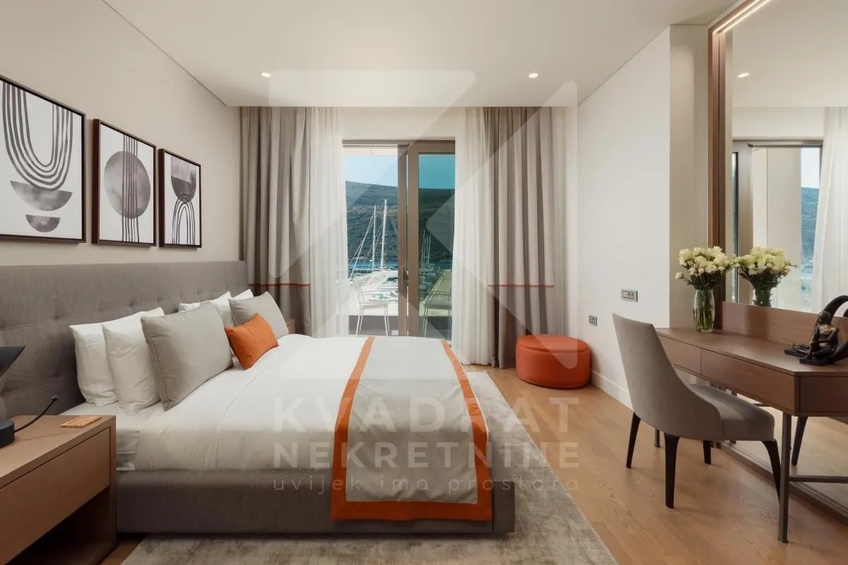 Prodaja, jednosoban stan, 79m², Portonovi, Herceg Novi