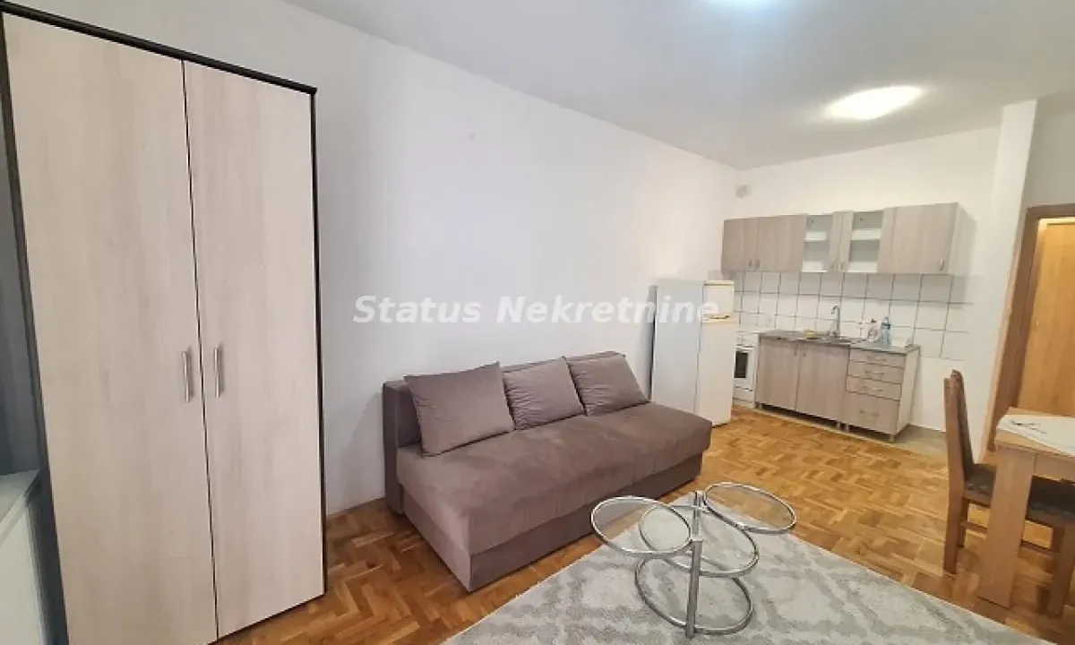 Izdavanje, garsonjera, 28m², Bulevar Oslobodjenja, Novi Sad Sve Podlokacije