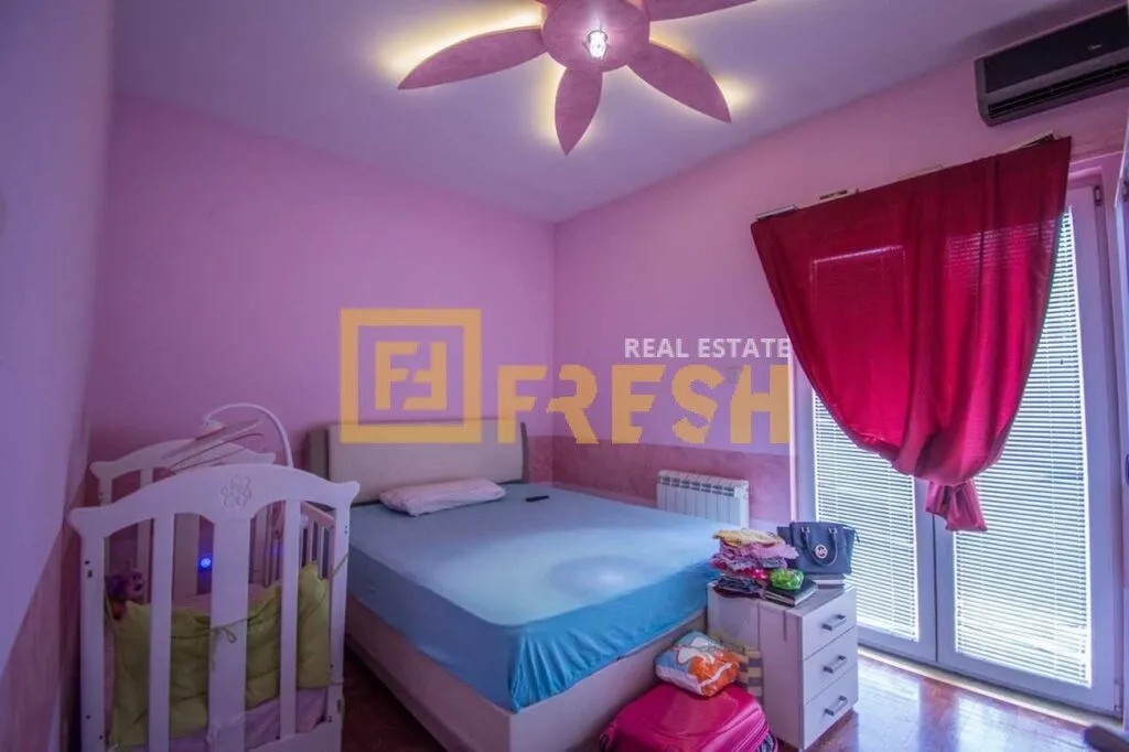 Prodaja, kuća, 550m², Zabjelo, Podgorica
