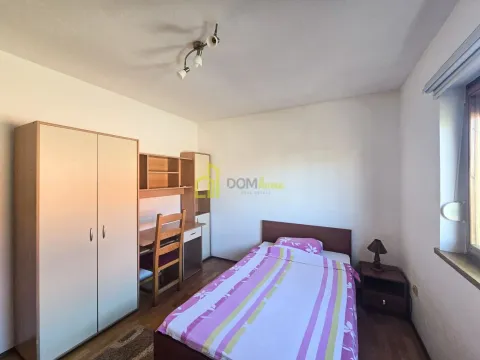 Rent, house, 200m², Tološi, Podgorica - image 16