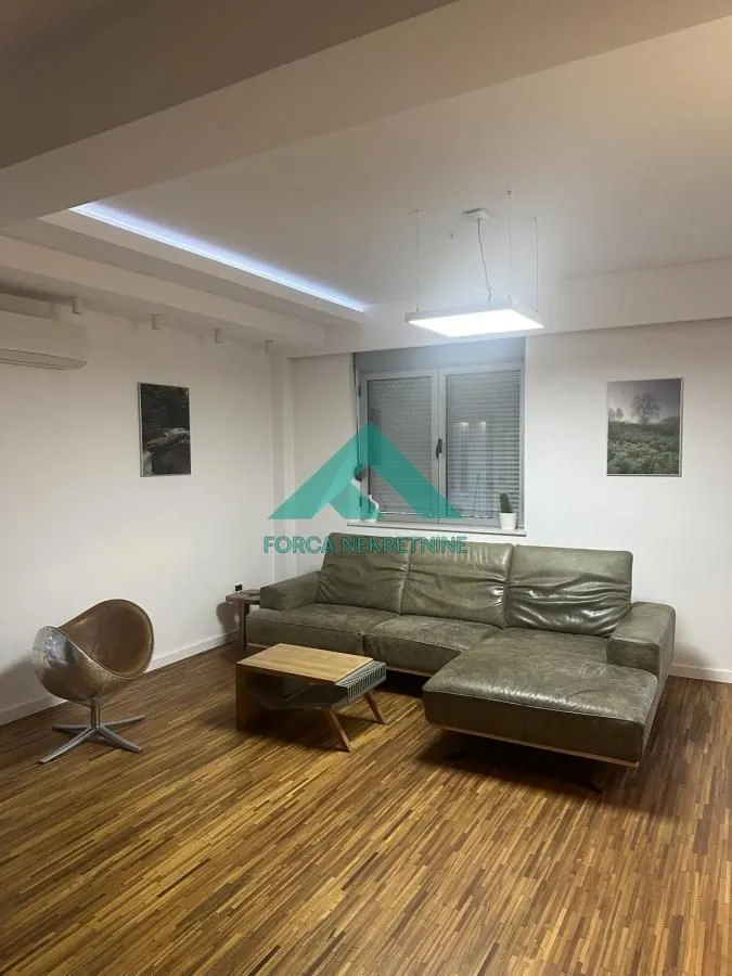 Izdavanje, trosoban stan, 87m², Neimar, Vračar Sve Podlokacije