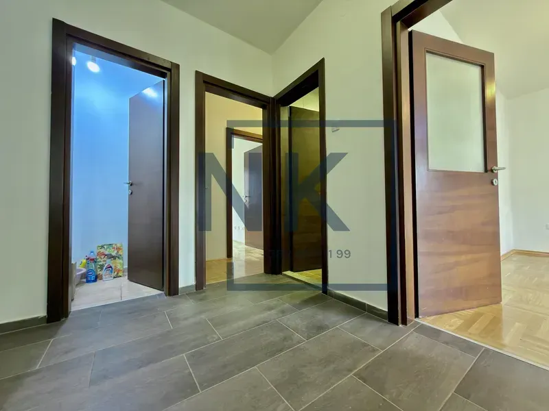 Prodaja, dvosoban stan, 73m², Blok 9, Podgorica