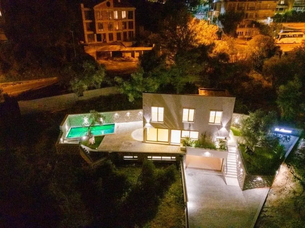 Sale, house, 240m², Pržno, Budva
