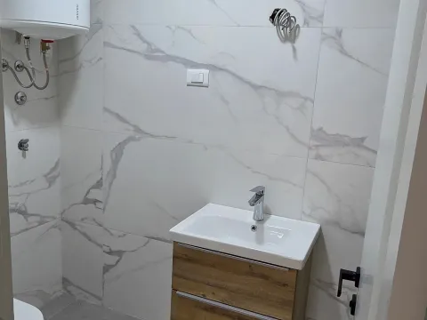 Prodaja, četvorosoban stan, 103m², Centar, Kolašin - image 7