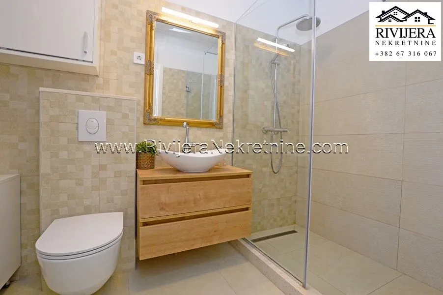 Prodaja, dvosoban stan, 70m², Baošići, Herceg Novi