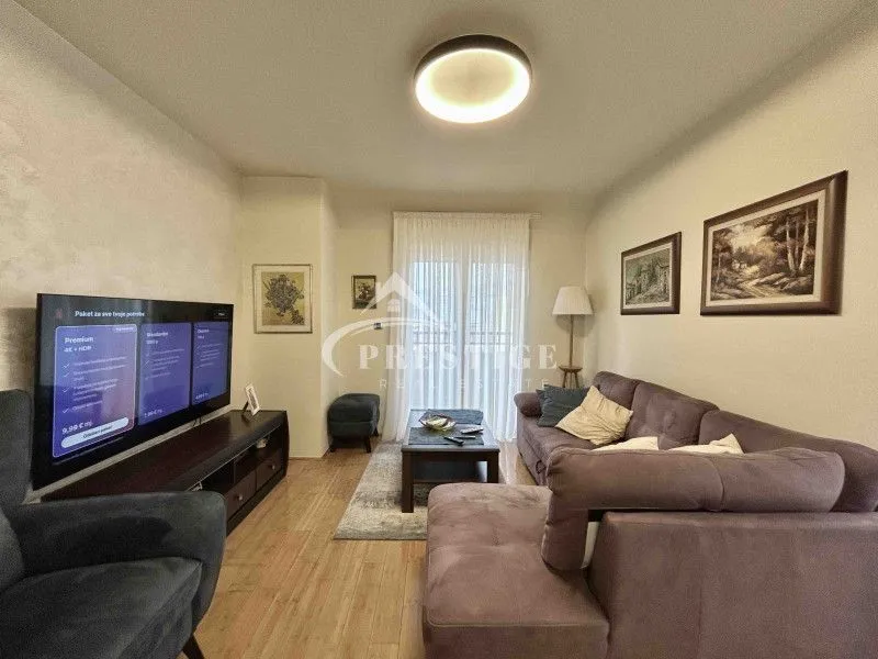 Prodaja, trosoban stan, 94m², Vezirov Most, Podgorica