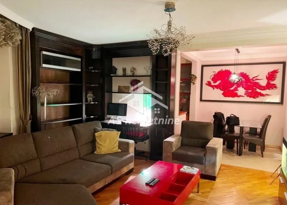 Izdavanje, stan, 74m², Đeram Pijaca, Beograd