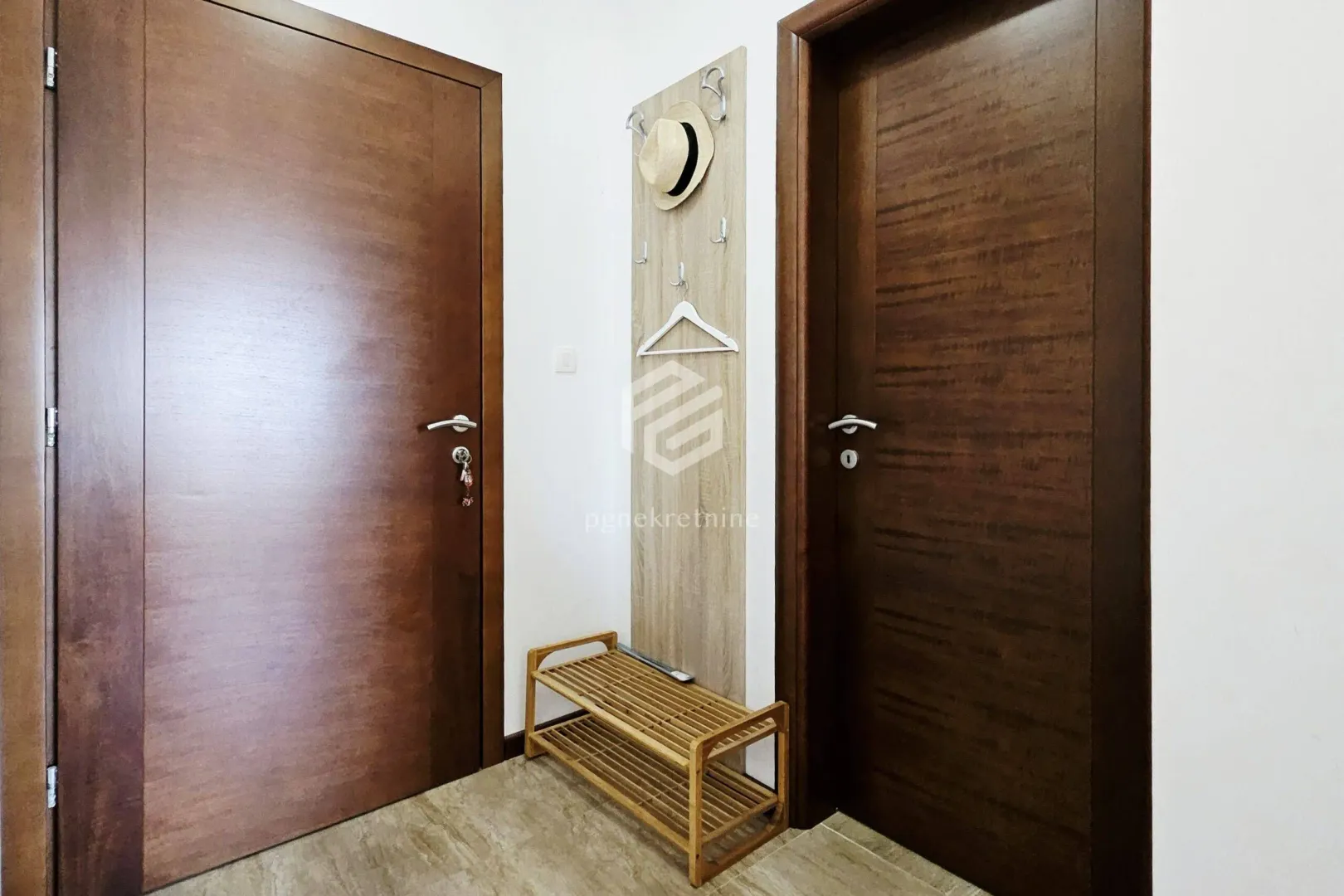 Prodaja, dvosoban stan, 90m², Tivat, Crna Gora