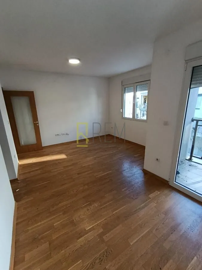 Prodaja, jednosoban stan, 43m², Blok 9, Podgorica