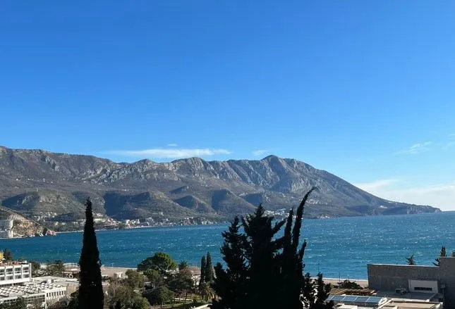 Sale, three bedroom apartment, 105m², Bečići, Budva