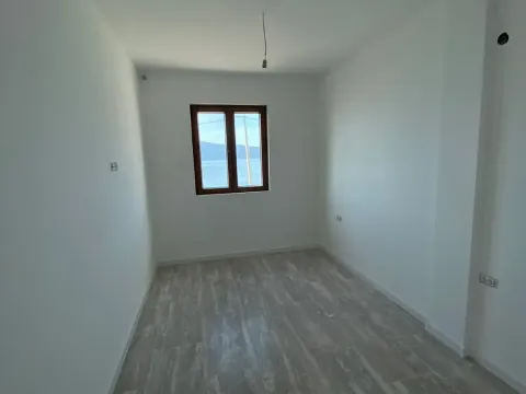 Prodaja, stan, 97m², Tivat, Crna Gora - image 2