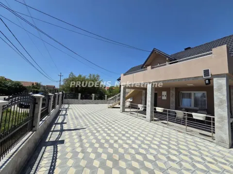 Sale, house, 210m², Surčin, Beograd - image 2