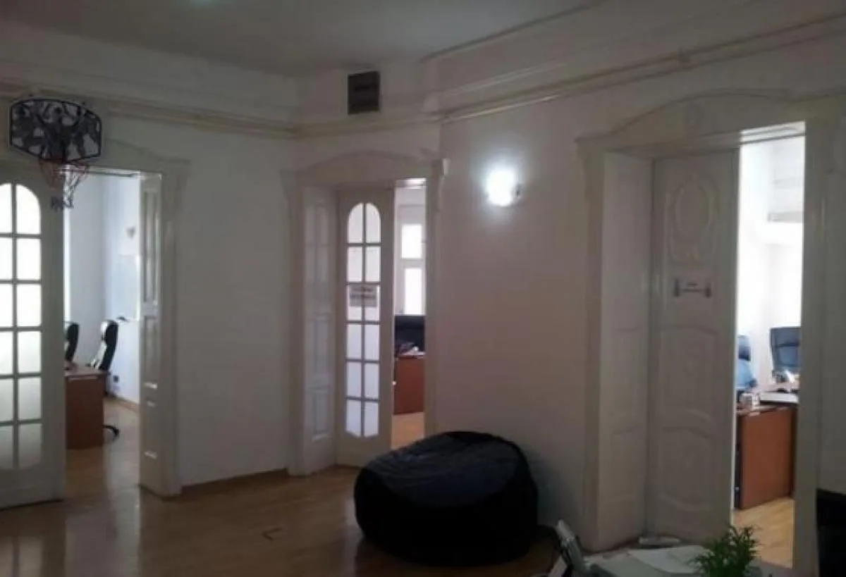 Rent, office space, 185m², Stari Grad, Beograd