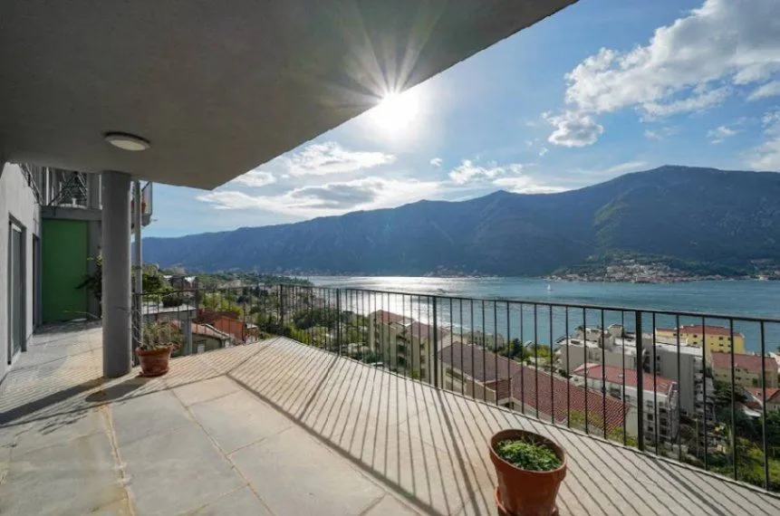 Prodaja, trosoban stan, 158m², Dobrota, Kotor