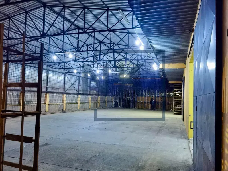 Izdavanje, poslovni prostor, 1100m², Tološi, Podgorica