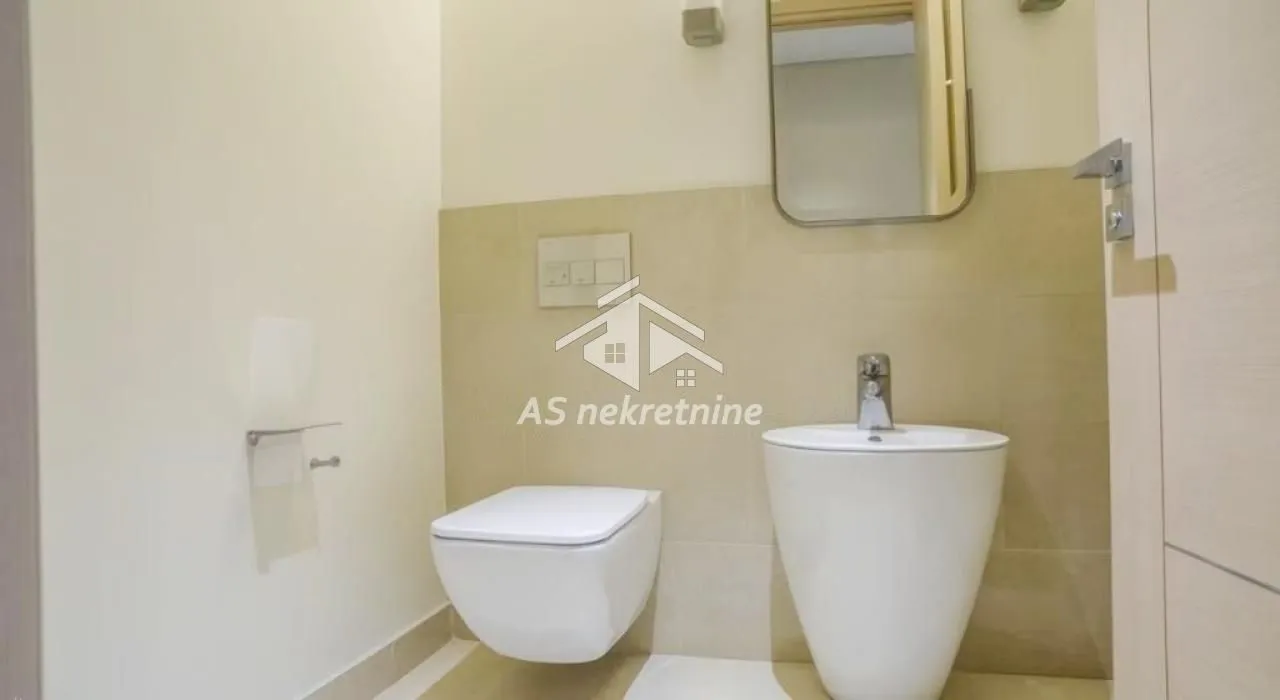 Izdavanje, trosoban stan, 90m², Savski Venac, Beograd