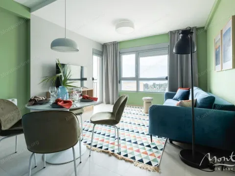 Prodaja, jednosoban stan, 45m², Tivat, Crna Gora - image 1