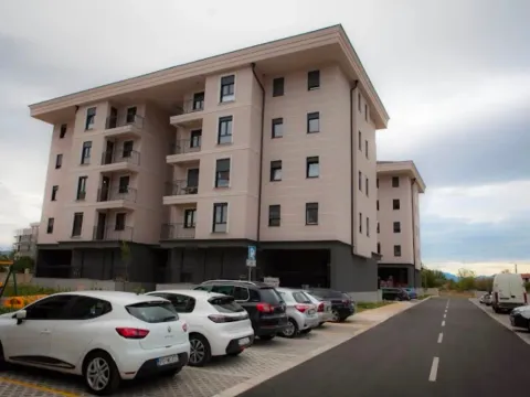 Rent, two bedroom apartment, 67m², Tološi, Podgorica - image 2