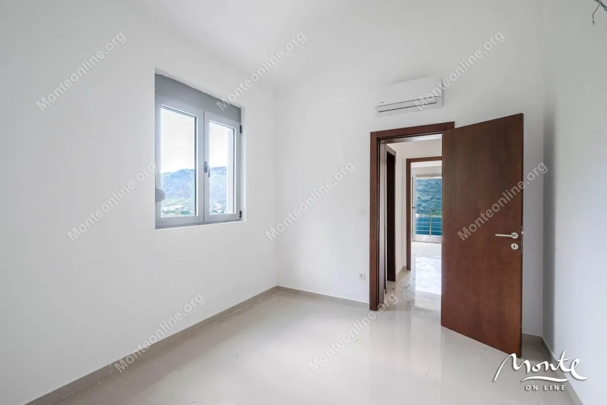 Prodaja, trosoban stan, 103m², Dobrota, Kotor
