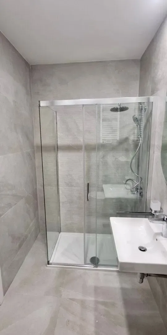 Izdavanje, jednosoban stan, 49m², Central Point, Podgorica