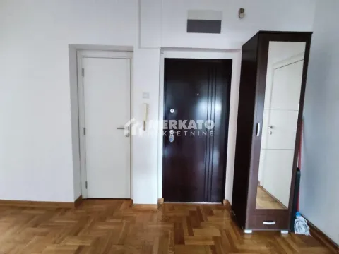 Izdavanje, trosoban stan, 63m², Centar, Zrenjanin - image 16