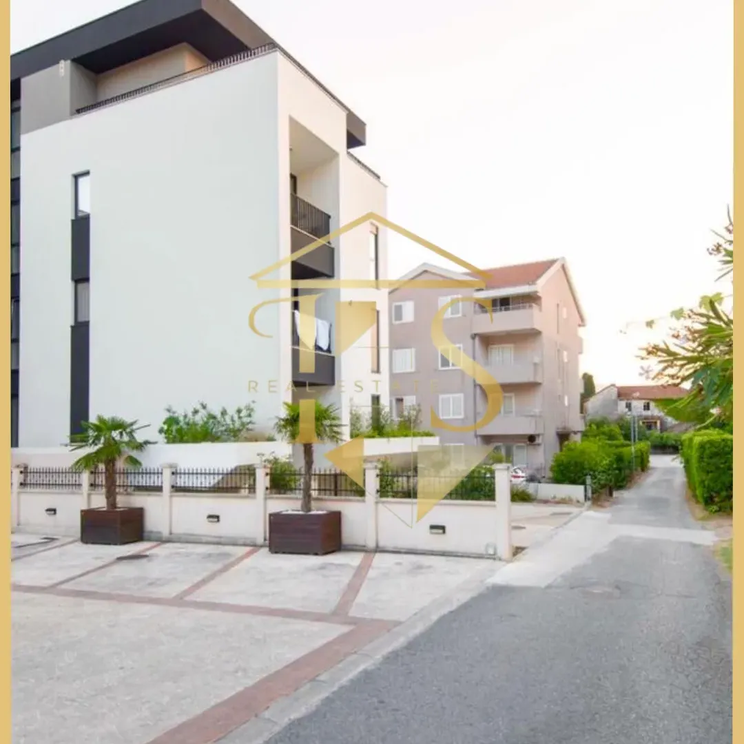 Izdavanje, jednosoban stan, 39m², Centar, Tivat