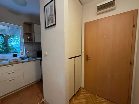 Izdavanje, stan, 29m², Podkošljun, Budva - image 8