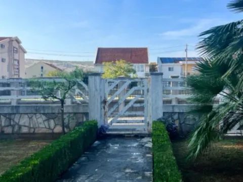 Rent, house, 270m², Dalmatinska ulica, Podgorica - image 10