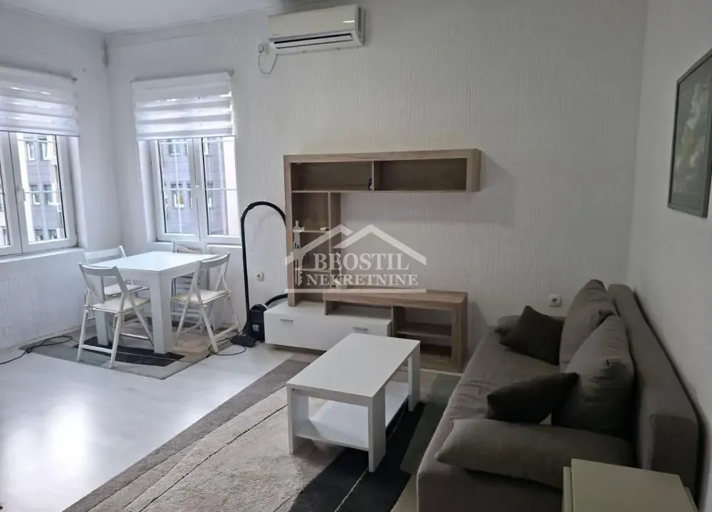 Izdavanje, jednosoban stan, 35m², Savski Venac, Beograd