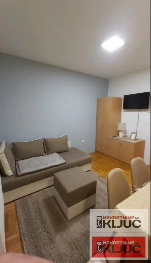 Izdavanje, garsonjera, 25m², Podbara, Novi Sad Sve Podlokacije