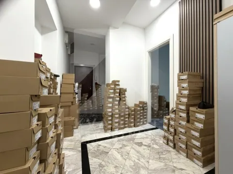Izdavanje, poslovni prostor, 67m², Centar, Podgorica - image 7