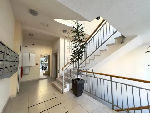 Izdavanje, jednosoban stan, 52m², City Kvart, Podgorica - image 13