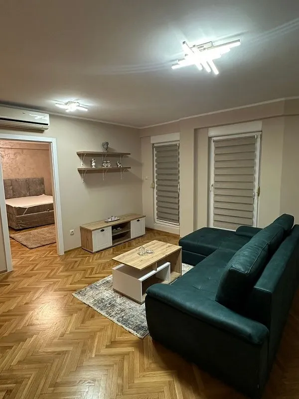 Izdavanje, dvosoban stan, 63m², Stari Grad, Beograd