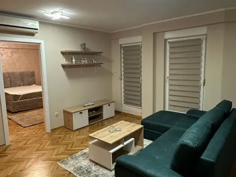 Izdavanje, dvosoban stan, 63m², Stari Grad, Beograd